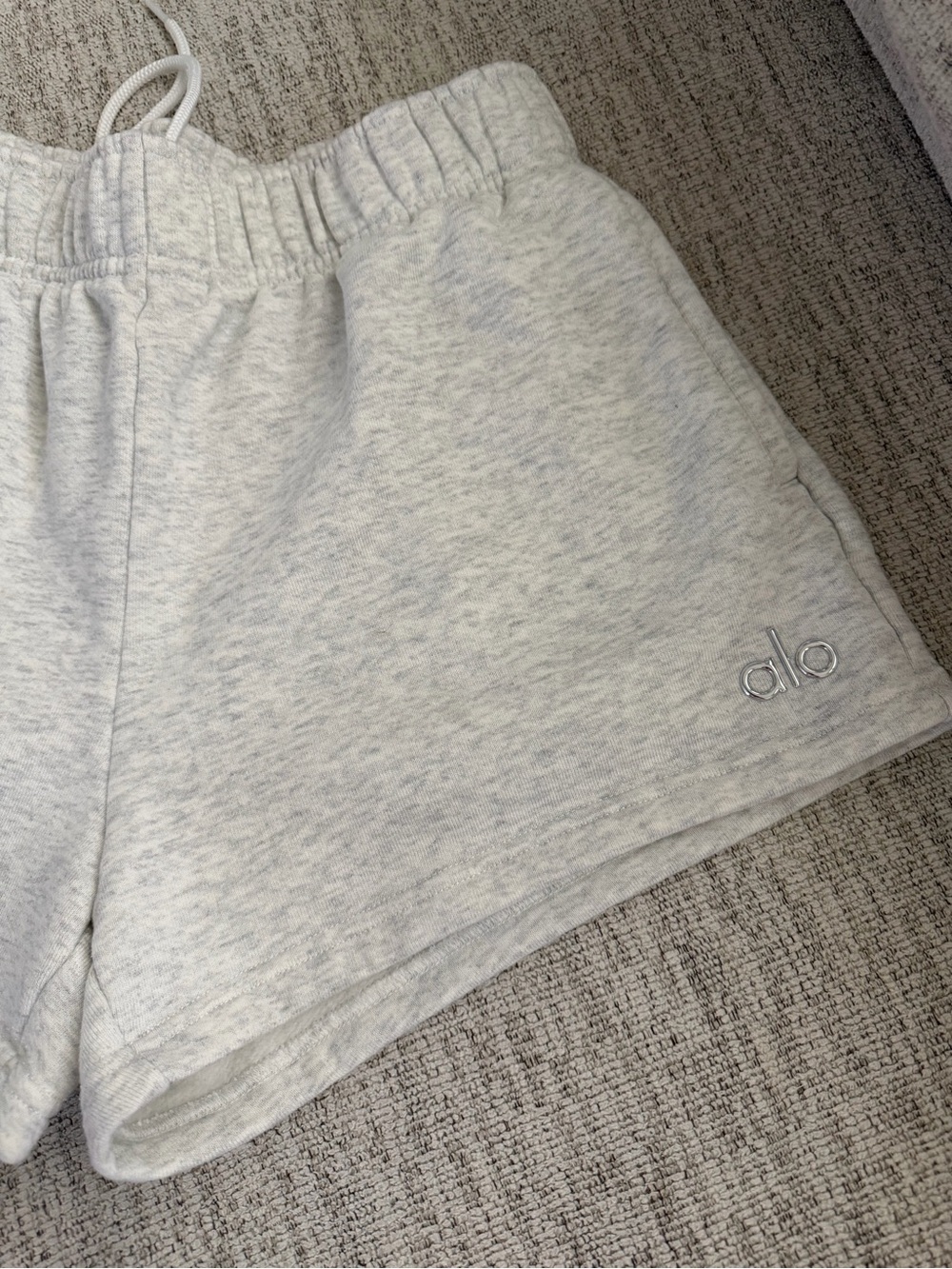 ALO Accolade Light Grey Shorts S